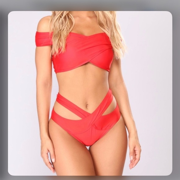 Fashion Nova Other - Fashion nova swim suit set
